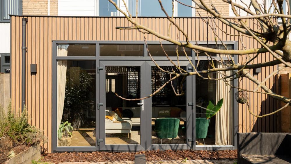 Monkz aluminium gevelbekleding in kleur Natural oak